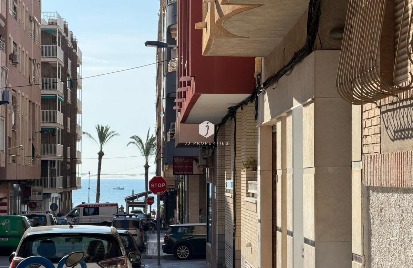 Tweedehands - Appartement / flat -
Torrevieja - Playa del Cura