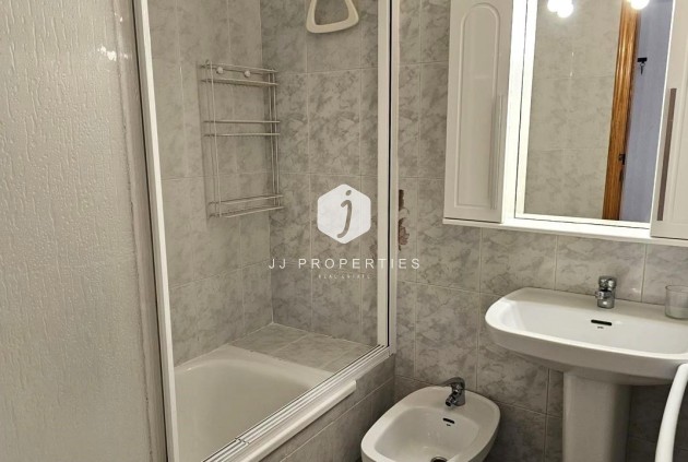 D'occasion - Appartement -
Torrevieja - Acequion