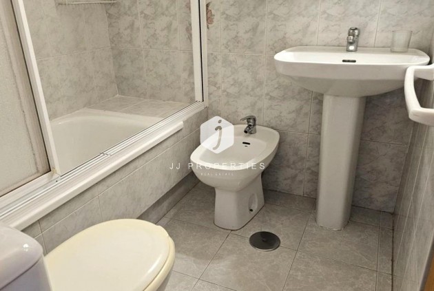 D'occasion - Appartement -
Torrevieja - Acequion