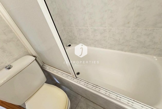 D'occasion - Appartement -
Torrevieja - Acequion