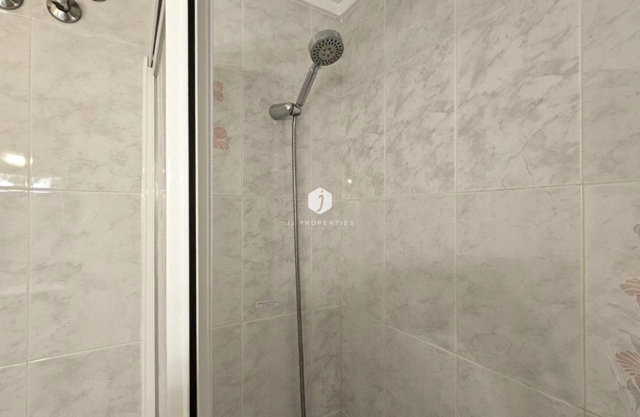 D'occasion - Appartement -
Torrevieja - Acequion