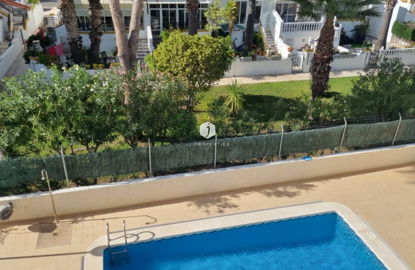 Tweedehands - Chalet -
Orihuela Costa - Costa Blanca