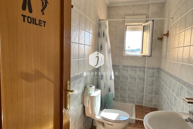 Z drugiej ręki - Mieszkanie w bloku -
Jacarilla - Inland