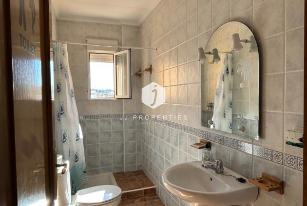 Z drugiej ręki - Mieszkanie w bloku -
Jacarilla - Inland