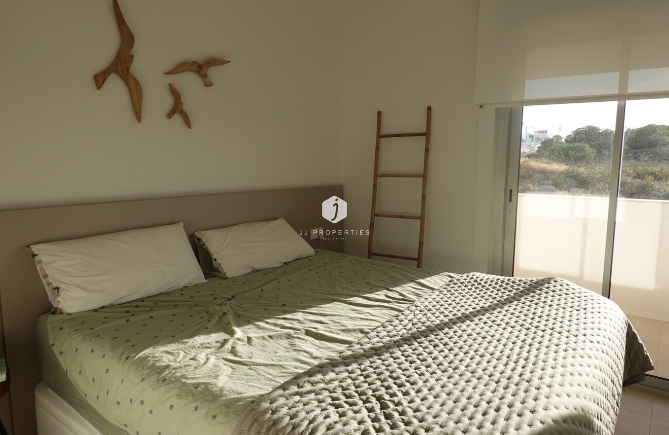 D'occasion - Attique -
Torrevieja - Los Balcones