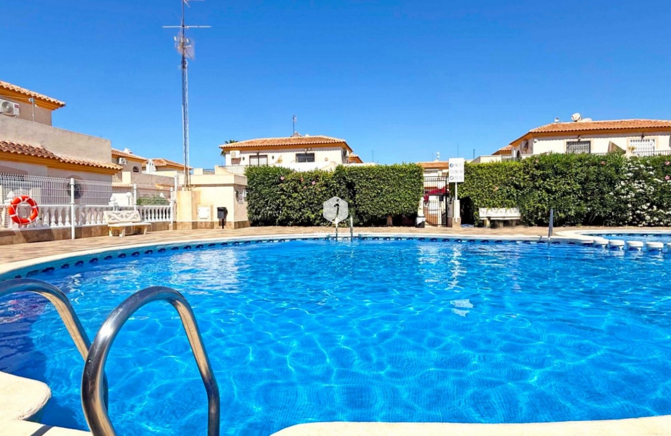 Aus zweiter Hand - Chalet -
Orihuela Costa - Costa Blanca