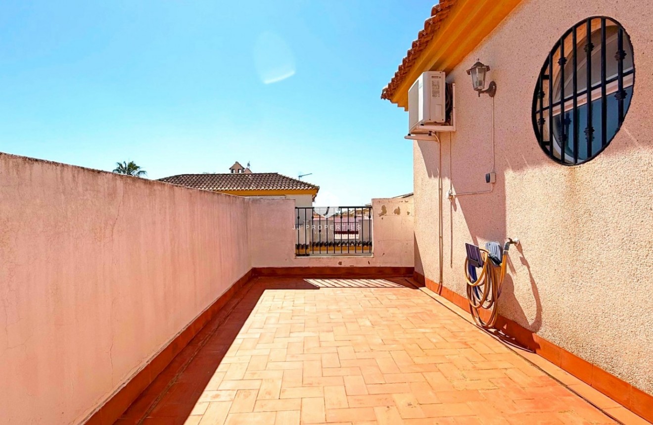 Aus zweiter Hand - Chalet -
Orihuela Costa - Costa Blanca