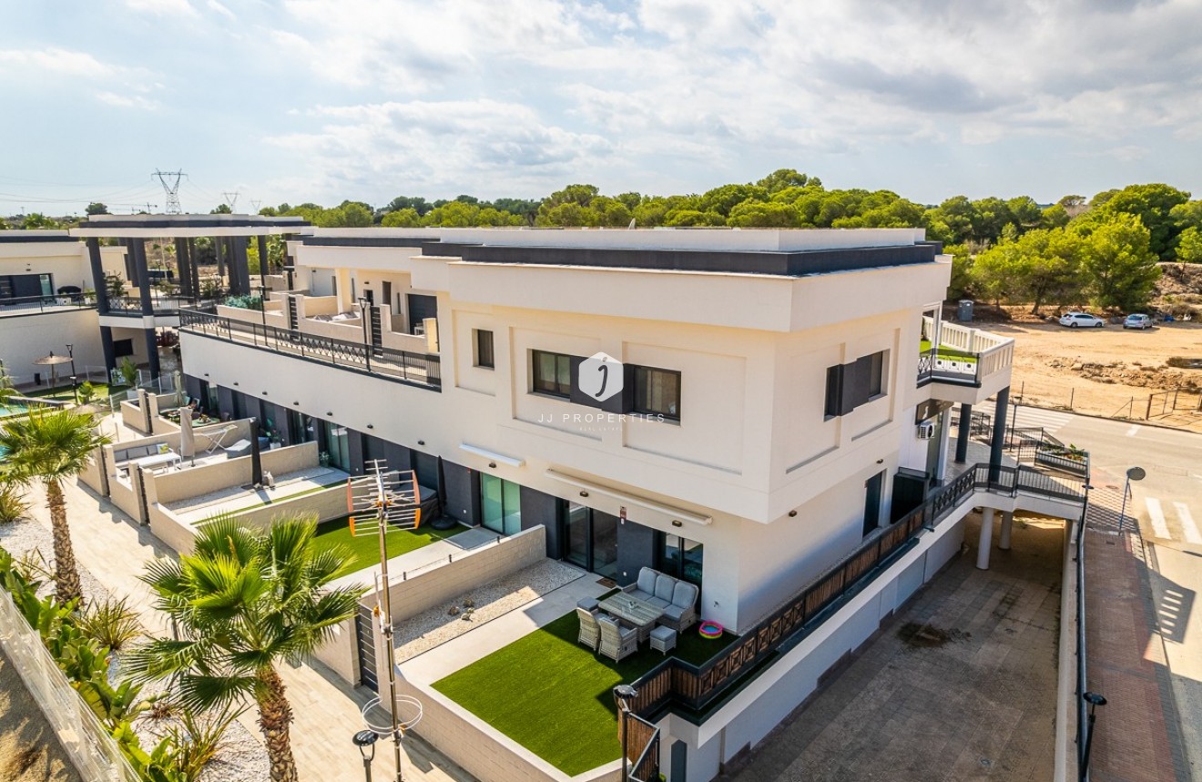 Tweedehands - Appartement / flat -
Algorfa - Inland