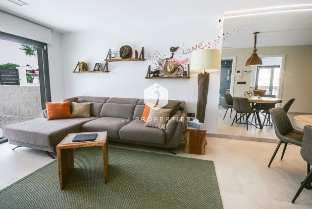 Tweedehands - Appartement / flat -
Algorfa - Inland