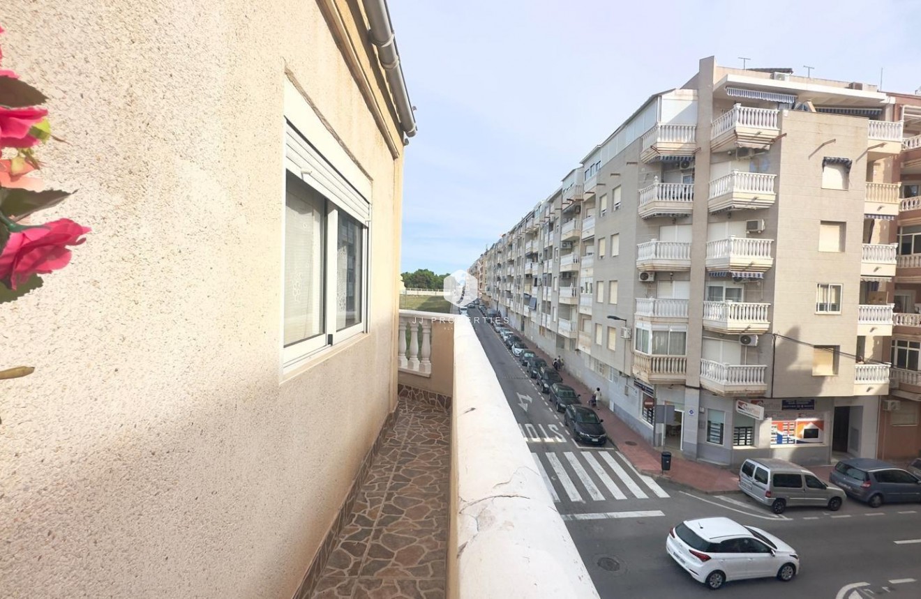 Tweedehands - Penthouse -
Torrevieja - Estacion de autobuses