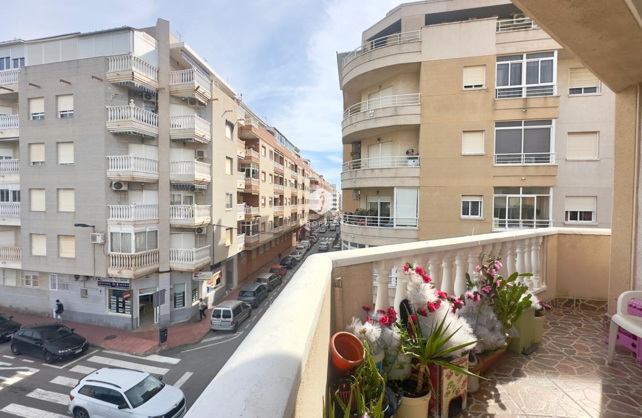 Tweedehands - Penthouse -
Torrevieja - Estacion de autobuses