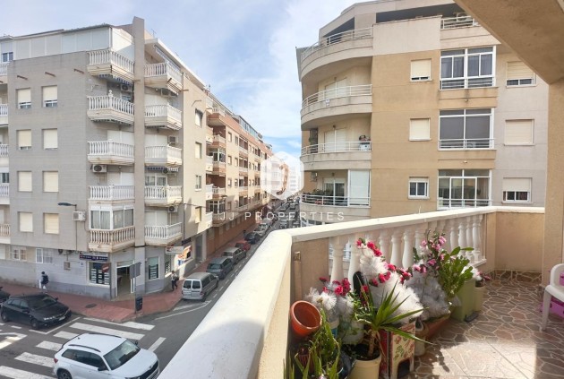 Tweedehands - Penthouse -
Torrevieja - Estacion de autobuses