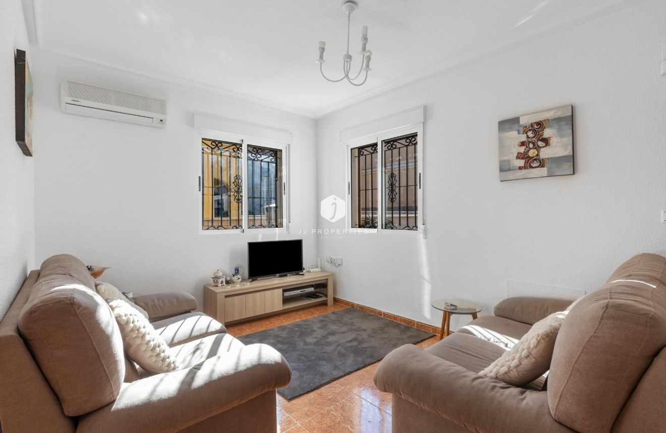 Segunda mano - Chalet -
Orihuela Costa - PAU 8