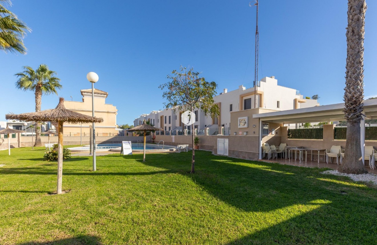 Segunda mano - Chalet -
Orihuela Costa - PAU 8