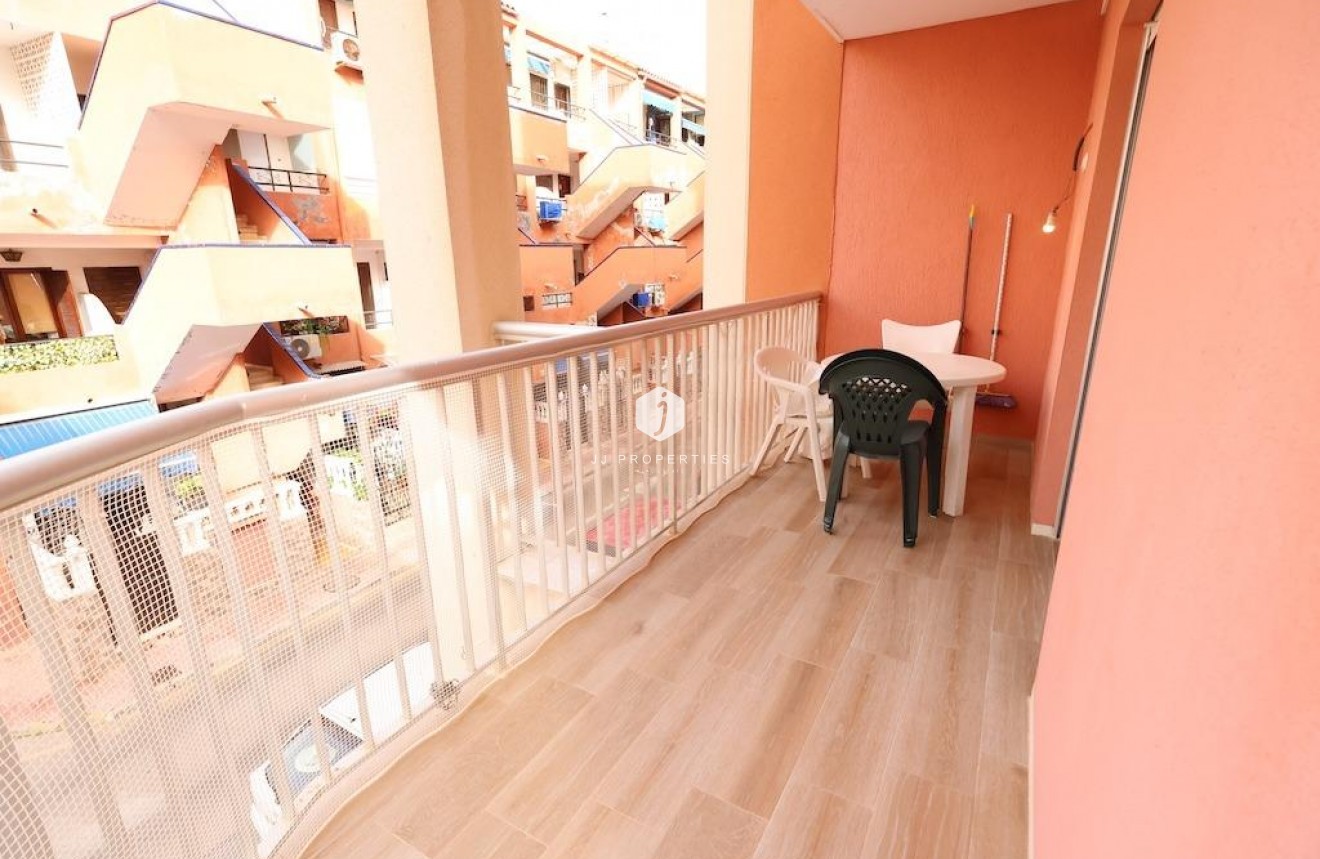 Z drugiej ręki - Mieszkanie w bloku -
Torrevieja - Costa Blanca