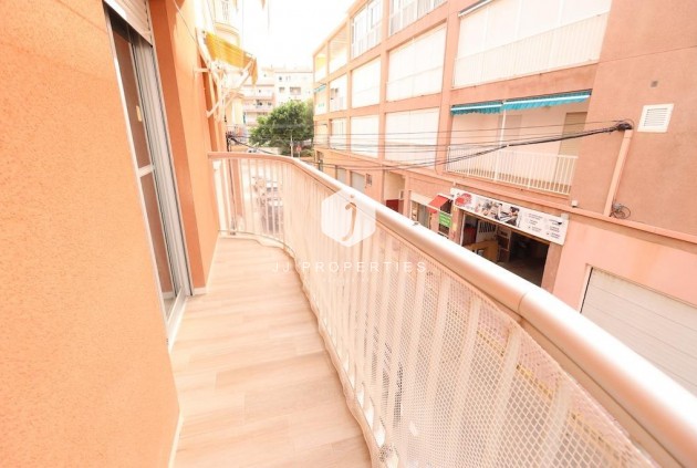 Z drugiej ręki - Mieszkanie w bloku -
Torrevieja - Costa Blanca