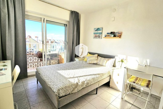 Z drugiej ręki - Mieszkanie w bloku -
Torrevieja - Torreblanca