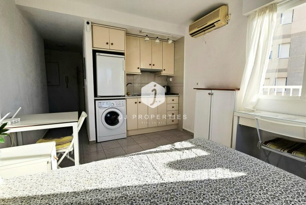 Z drugiej ręki - Mieszkanie w bloku -
Torrevieja - Torreblanca