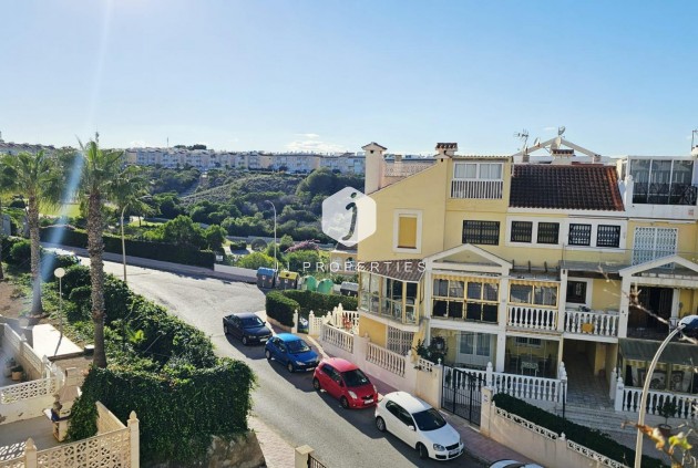 Z drugiej ręki - Mieszkanie w bloku -
Torrevieja - Torreblanca