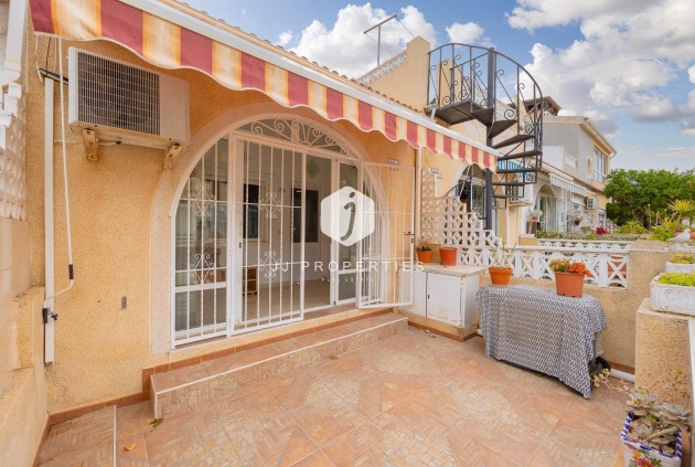 Segunda mano - Chalet -
Torrevieja - La Siesta - El Salado - Torreta