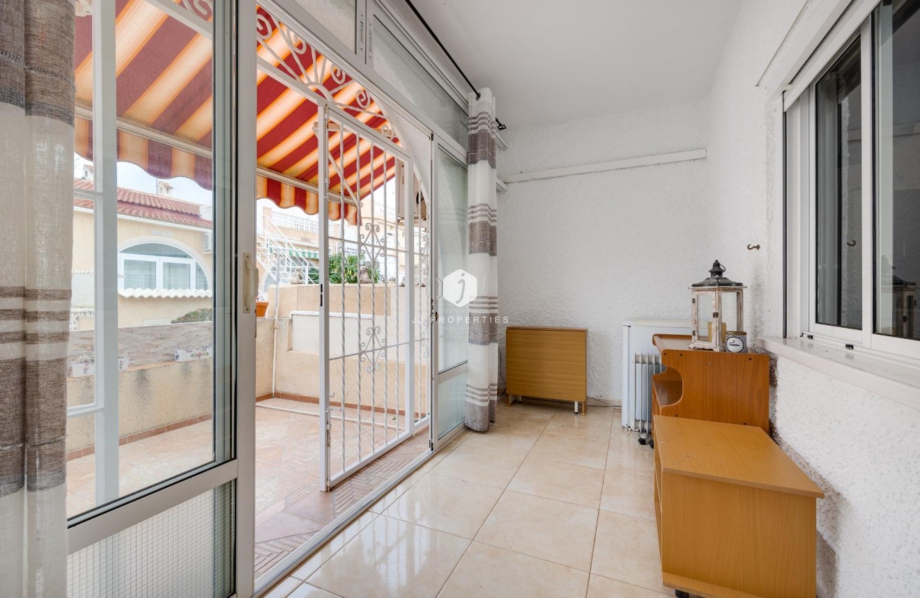 Segunda mano - Chalet -
Torrevieja - La Siesta - El Salado - Torreta