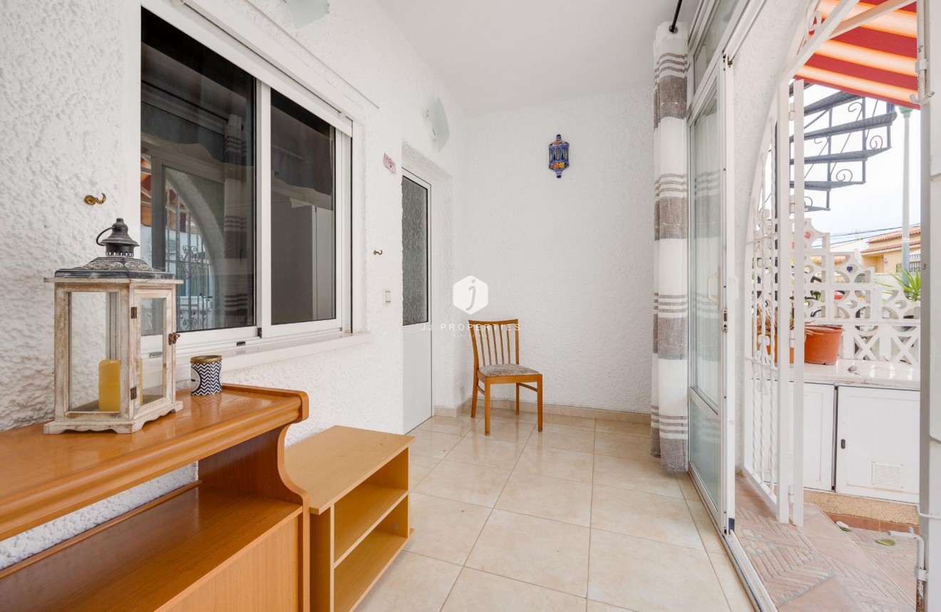 Segunda mano - Chalet -
Torrevieja - La Siesta - El Salado - Torreta