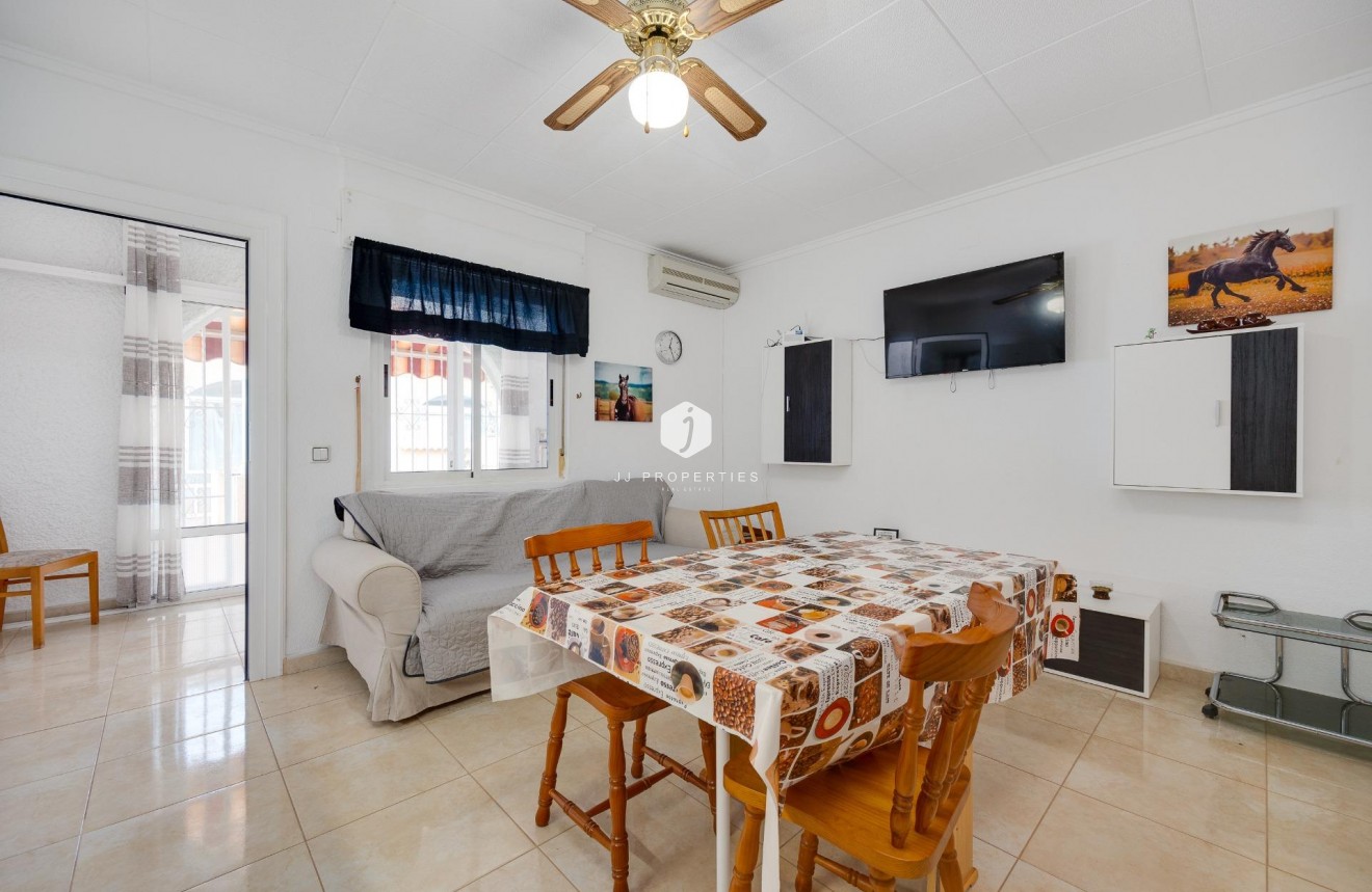 Segunda mano - Chalet -
Torrevieja - La Siesta - El Salado - Torreta