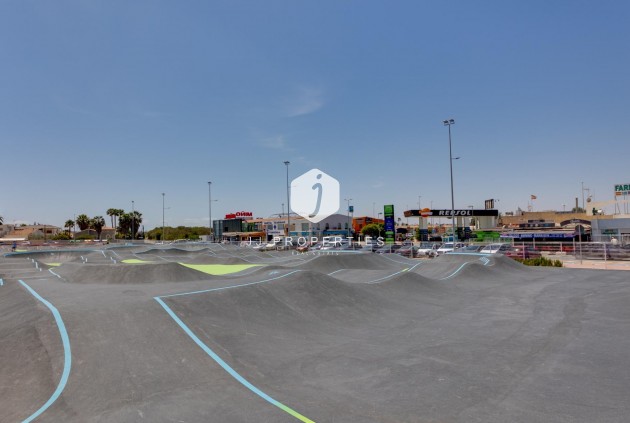 Segunda mano - Chalet -
Torrevieja - La Siesta - El Salado - Torreta