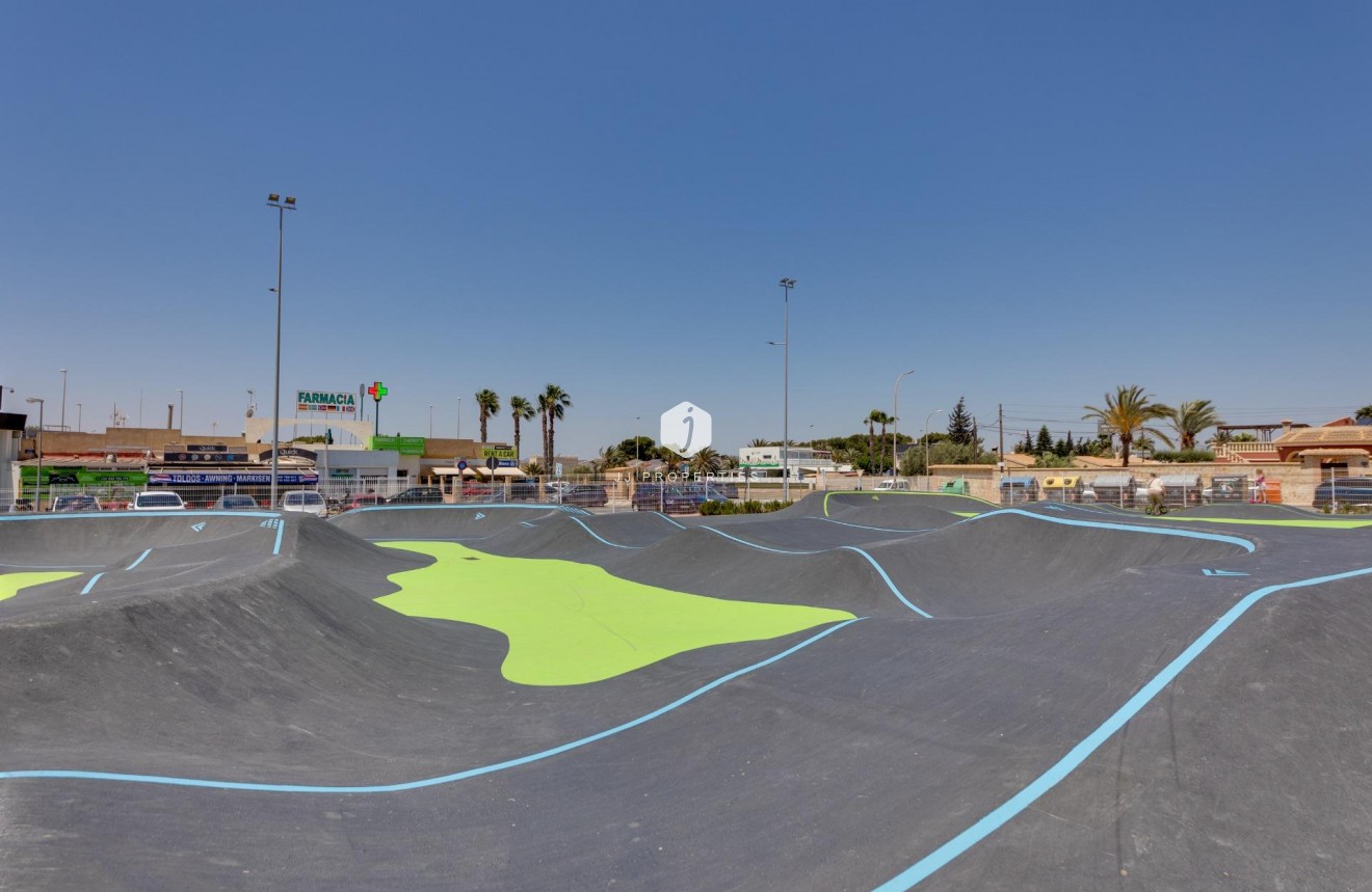 Segunda mano - Chalet -
Torrevieja - La Siesta - El Salado - Torreta