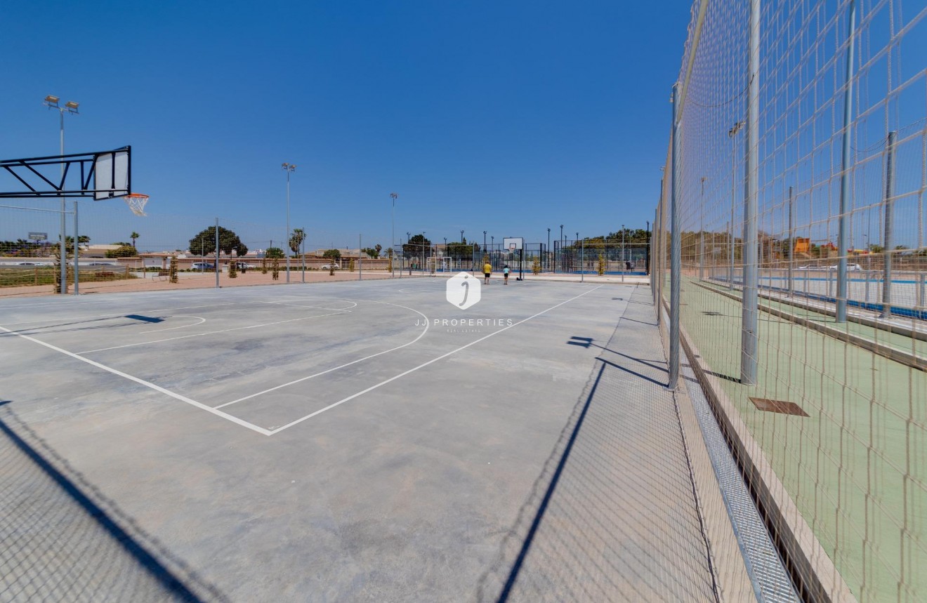 Segunda mano - Chalet -
Torrevieja - La Siesta - El Salado - Torreta