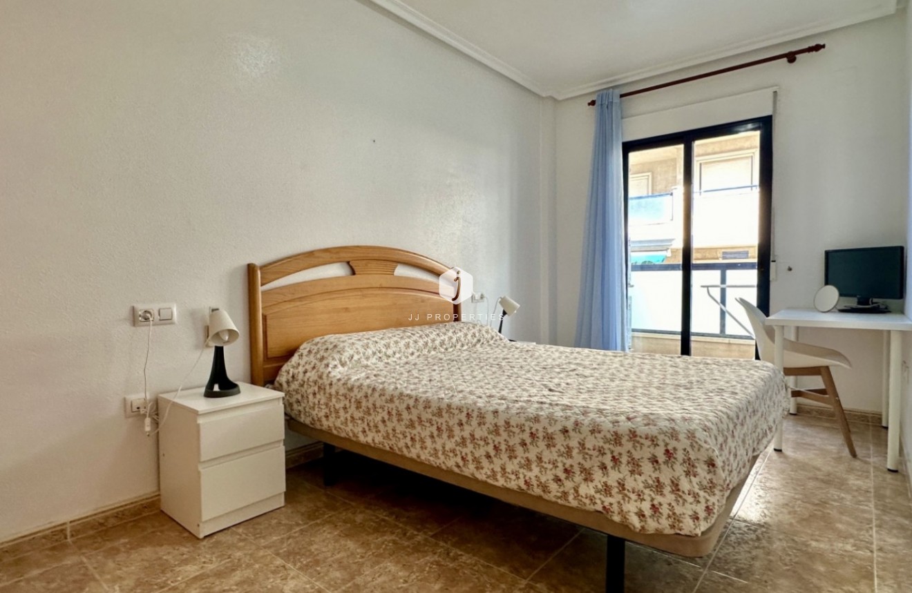 Z drugiej ręki - Mieszkanie w bloku -
Orihuela Costa - Costa Blanca