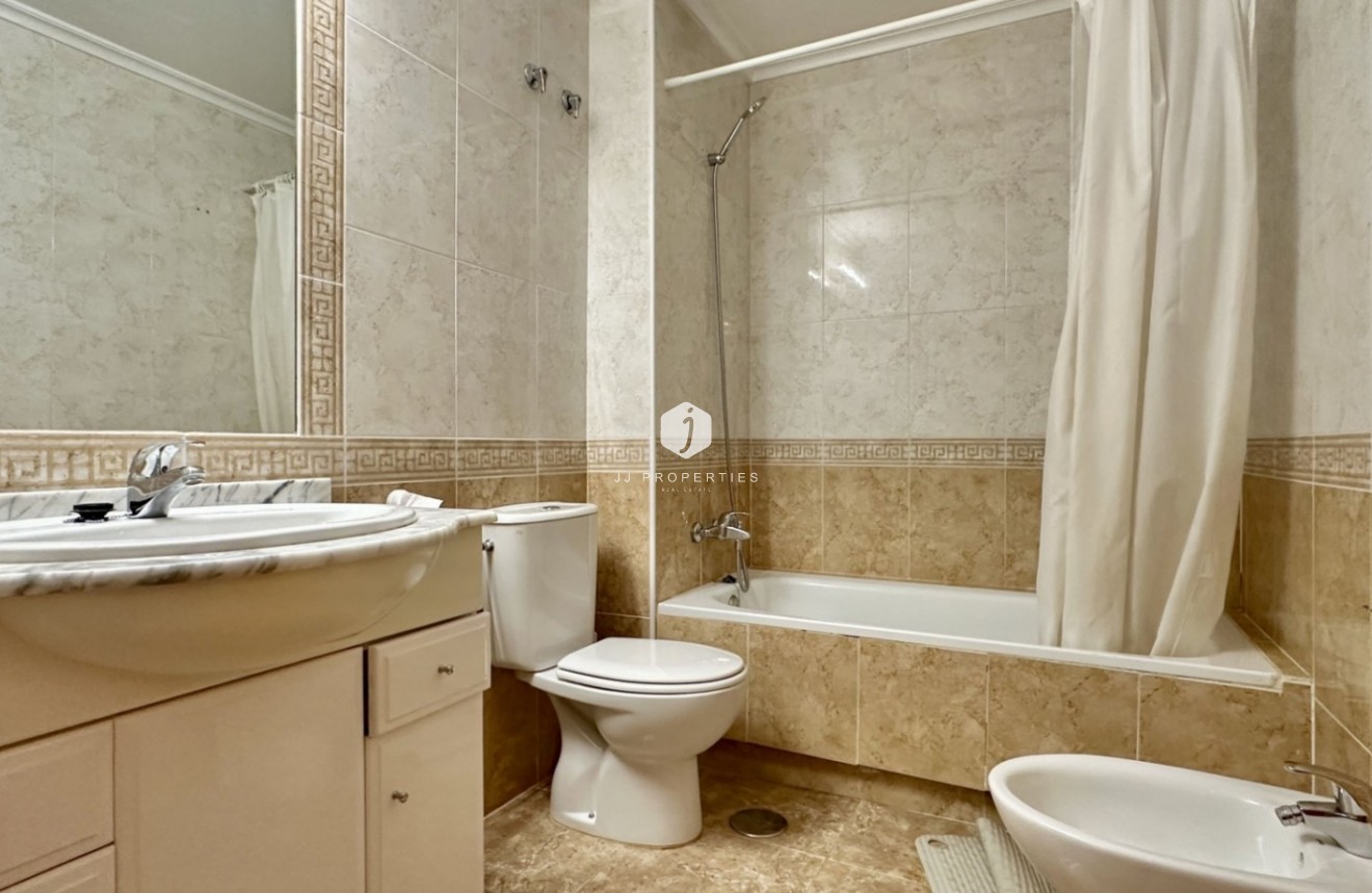 Z drugiej ręki - Mieszkanie w bloku -
Orihuela Costa - Costa Blanca