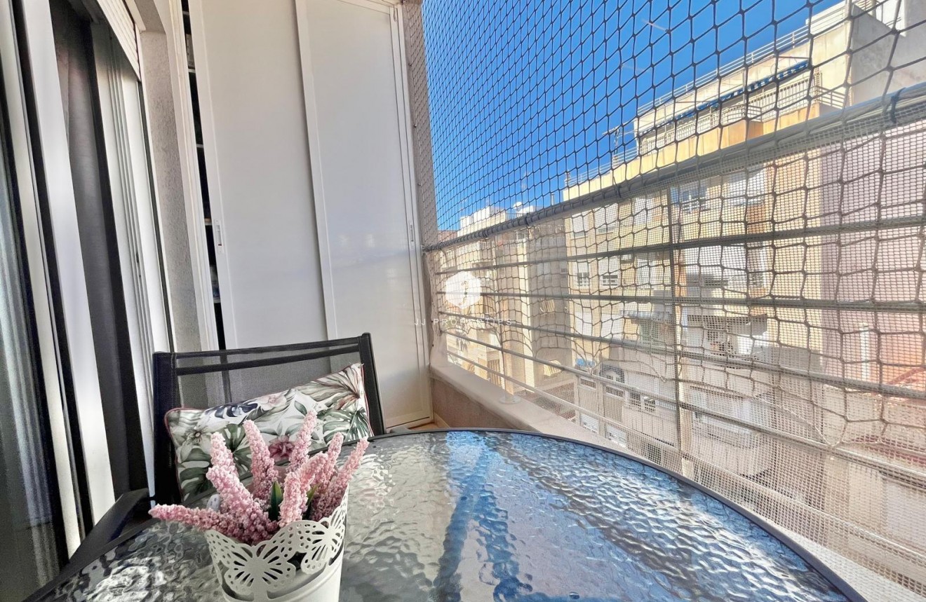 Tweedehands - Appartement / flat -
Torrevieja - Centro