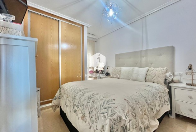 Tweedehands - Appartement / flat -
Torrevieja - Centro