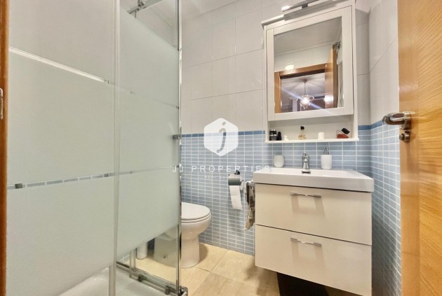 Tweedehands - Appartement / flat -
Torrevieja - Centro