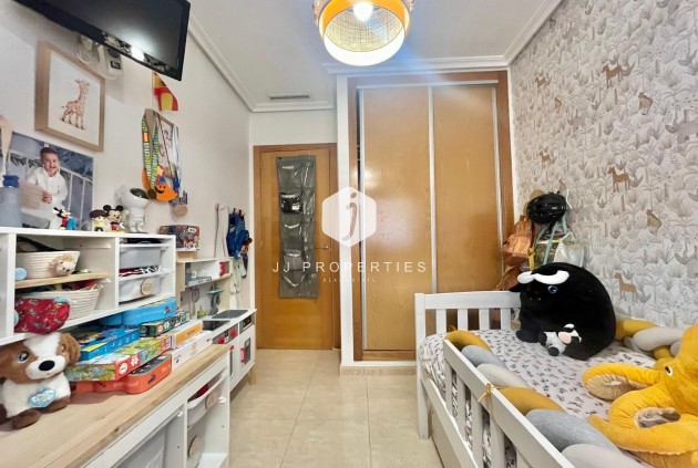 Tweedehands - Appartement / flat -
Torrevieja - Centro