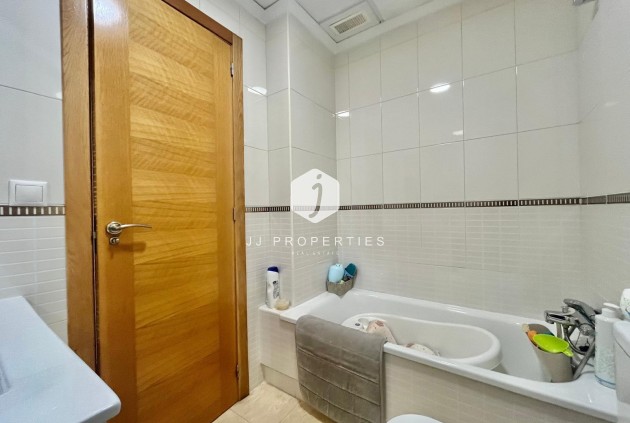 Tweedehands - Appartement / flat -
Torrevieja - Centro