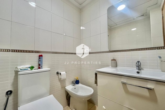 Tweedehands - Appartement / flat -
Torrevieja - Centro