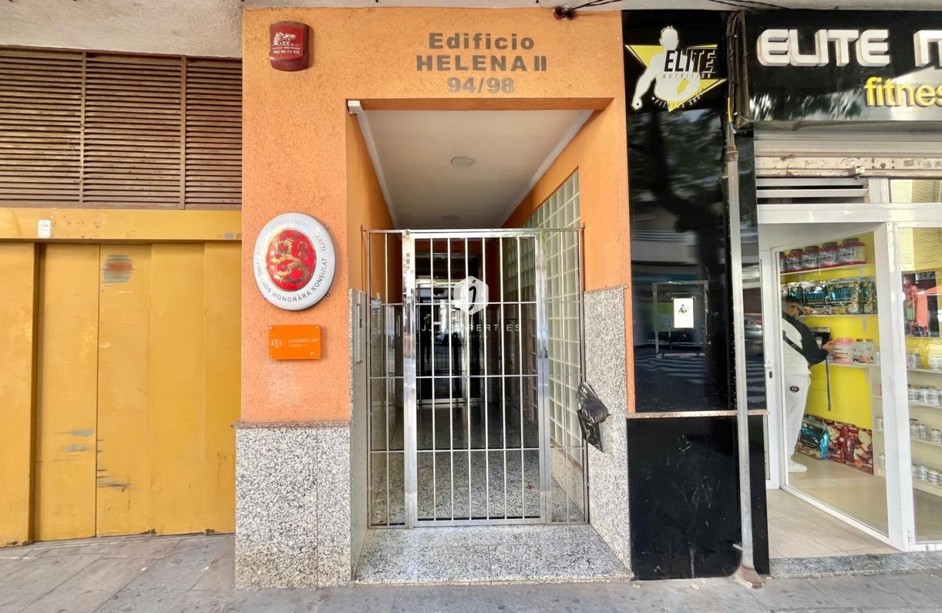 Tweedehands - Appartement / flat -
Torrevieja - Centro