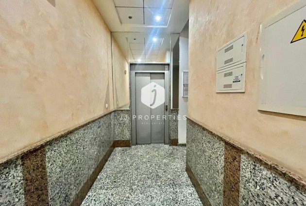 Tweedehands - Appartement / flat -
Torrevieja - Centro