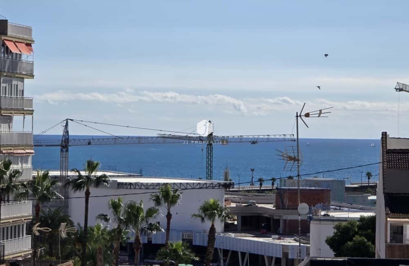 Z drugiej ręki - Mieszkanie w bloku -
Torrevieja