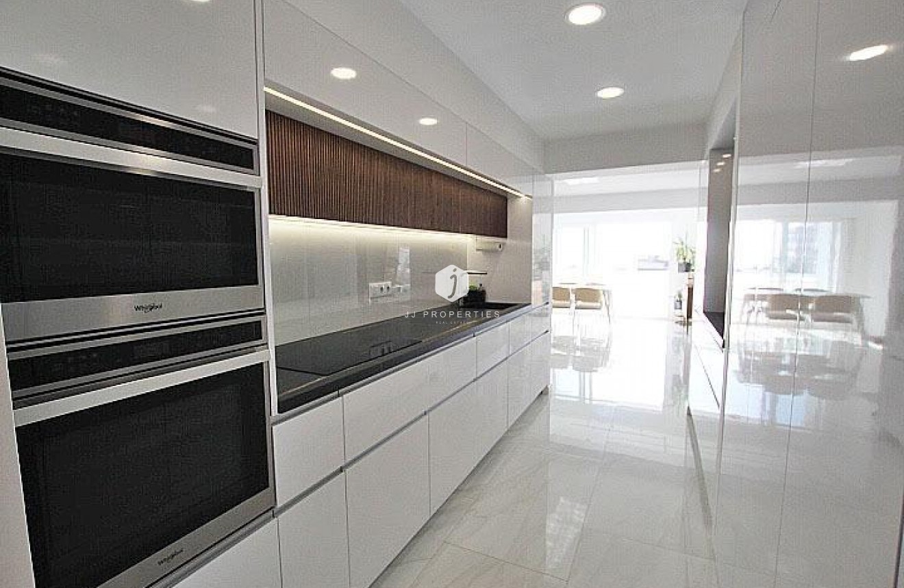 Z drugiej ręki - Mieszkanie w bloku -
Torrevieja