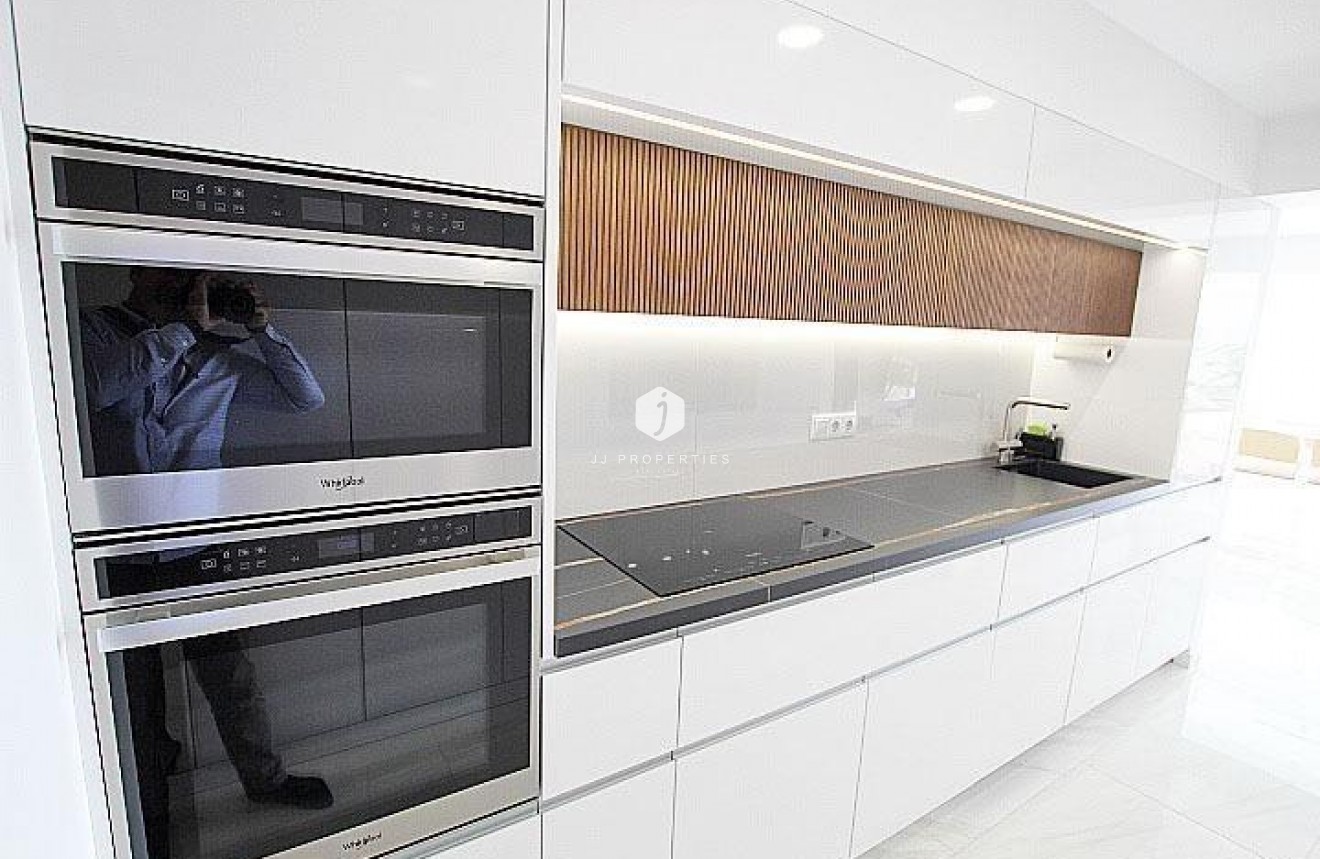 Z drugiej ręki - Mieszkanie w bloku -
Torrevieja