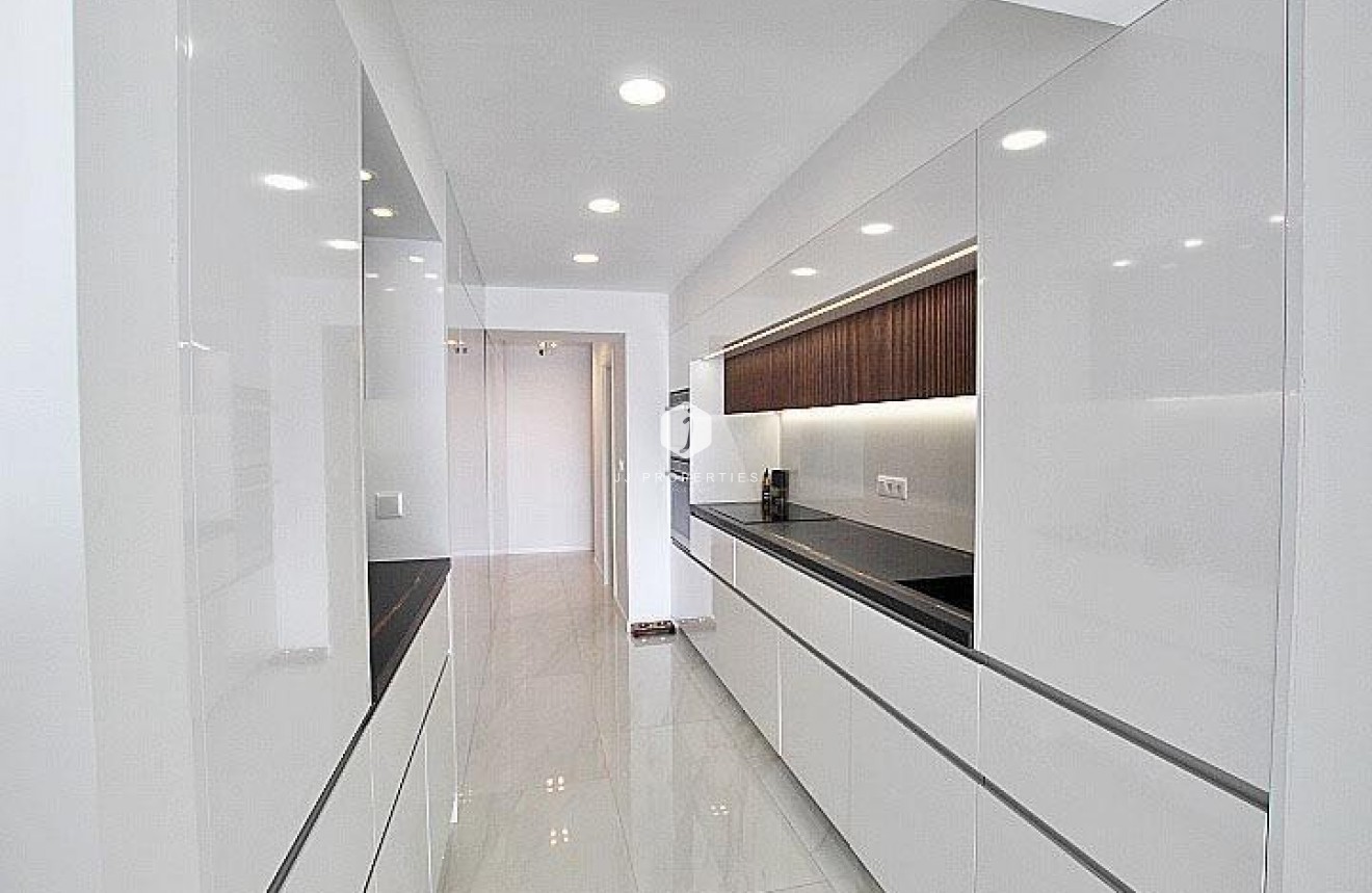 Z drugiej ręki - Mieszkanie w bloku -
Torrevieja