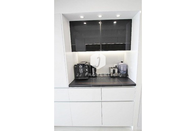 Z drugiej ręki - Mieszkanie w bloku -
Torrevieja