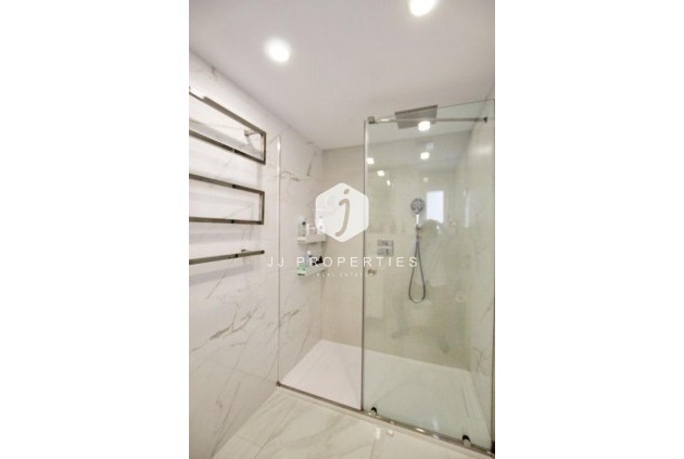 Z drugiej ręki - Mieszkanie w bloku -
Torrevieja