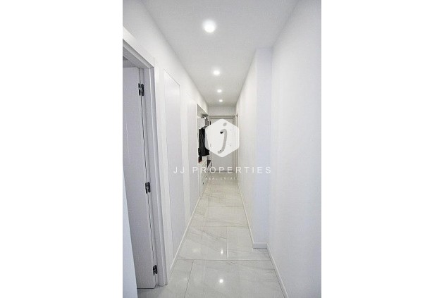 Z drugiej ręki - Mieszkanie w bloku -
Torrevieja