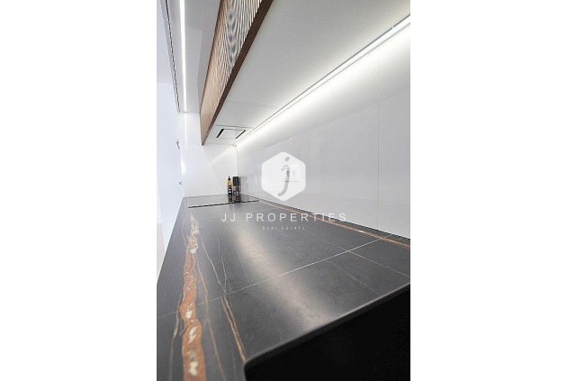 Z drugiej ręki - Mieszkanie w bloku -
Torrevieja