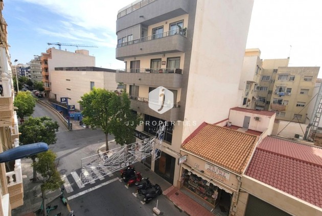 Z drugiej ręki - Mieszkanie w bloku -
Torrevieja - Playa del Cura