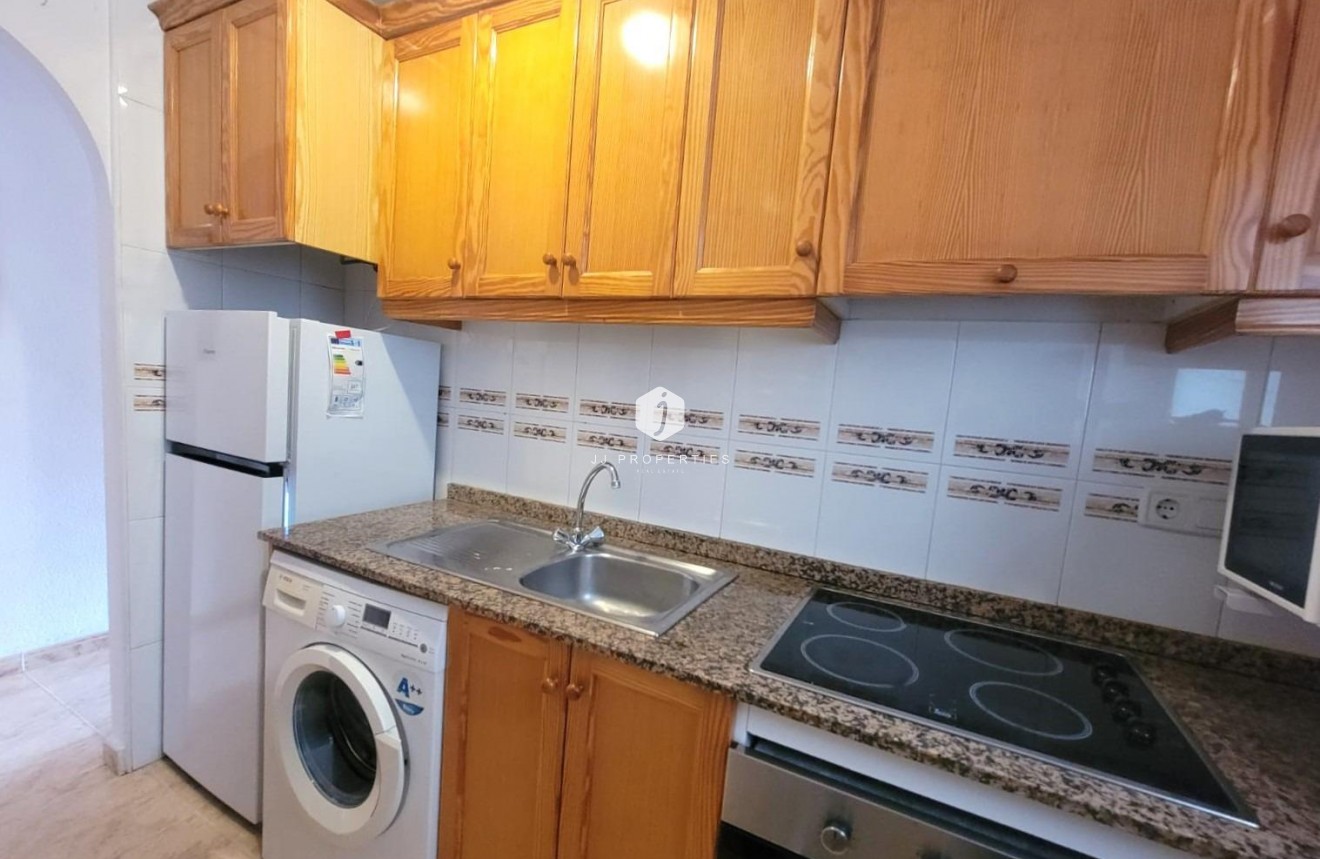 Z drugiej ręki - Mieszkanie w bloku -
Torrevieja - Playa del Cura